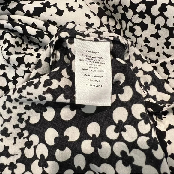 Talbots Abstract Clover Black White Peasant Blouse - Picture 6 of 8